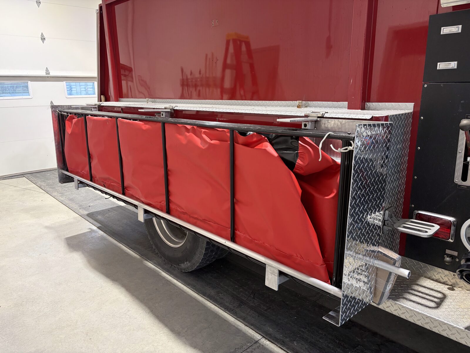 Fire Tender Bladder Rack