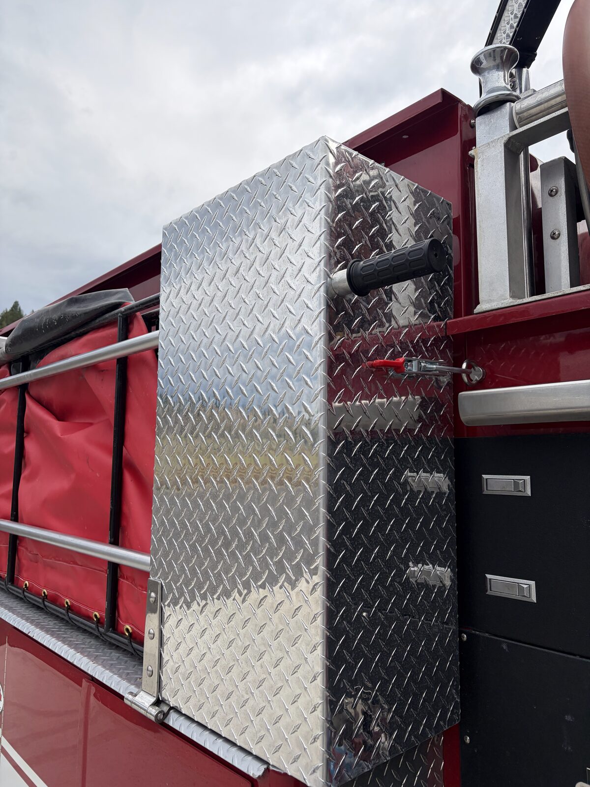 Fire Tender Bladder Rack