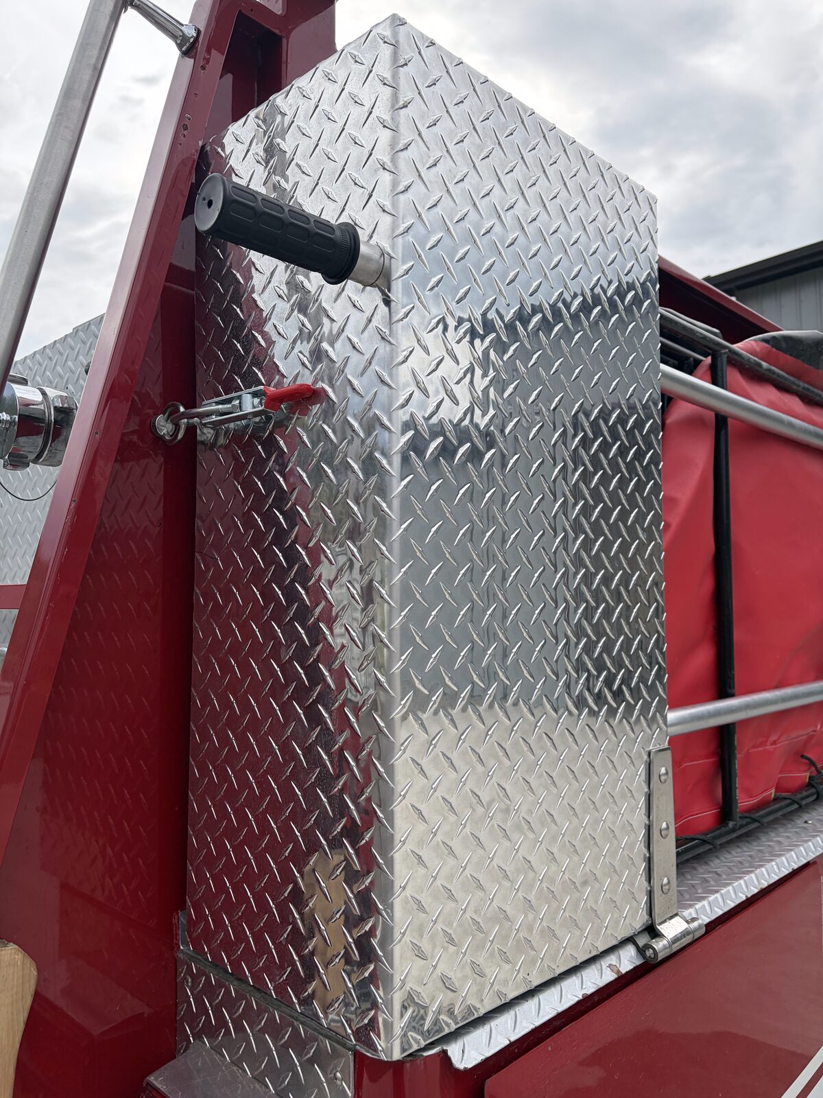 Fire Tender Bladder Rack